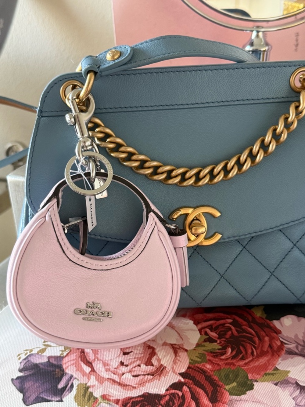 Coach mini Carmen bag charm NWT keychain in pearlized pink - Picture 13 of 14